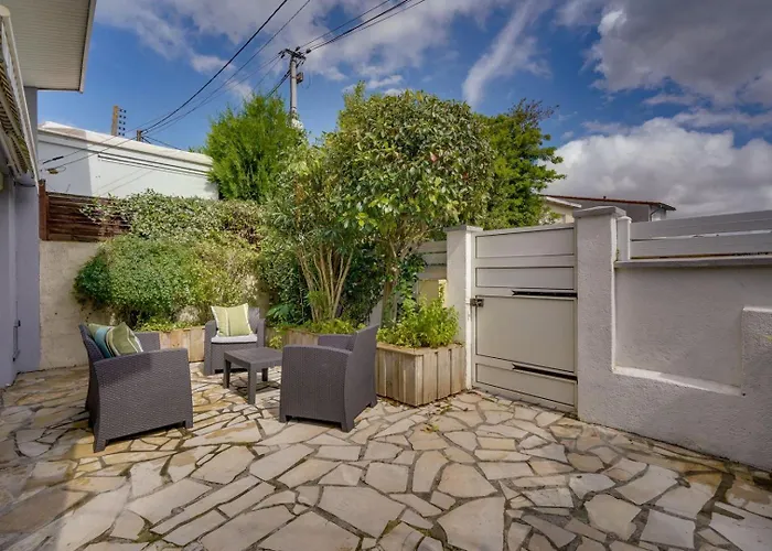 Maison De Charme A Bacalan Avec Terrasse Guest house